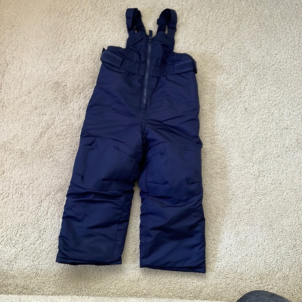 Snow bib, dark blue, 3 years old. Pet free and smoke free home